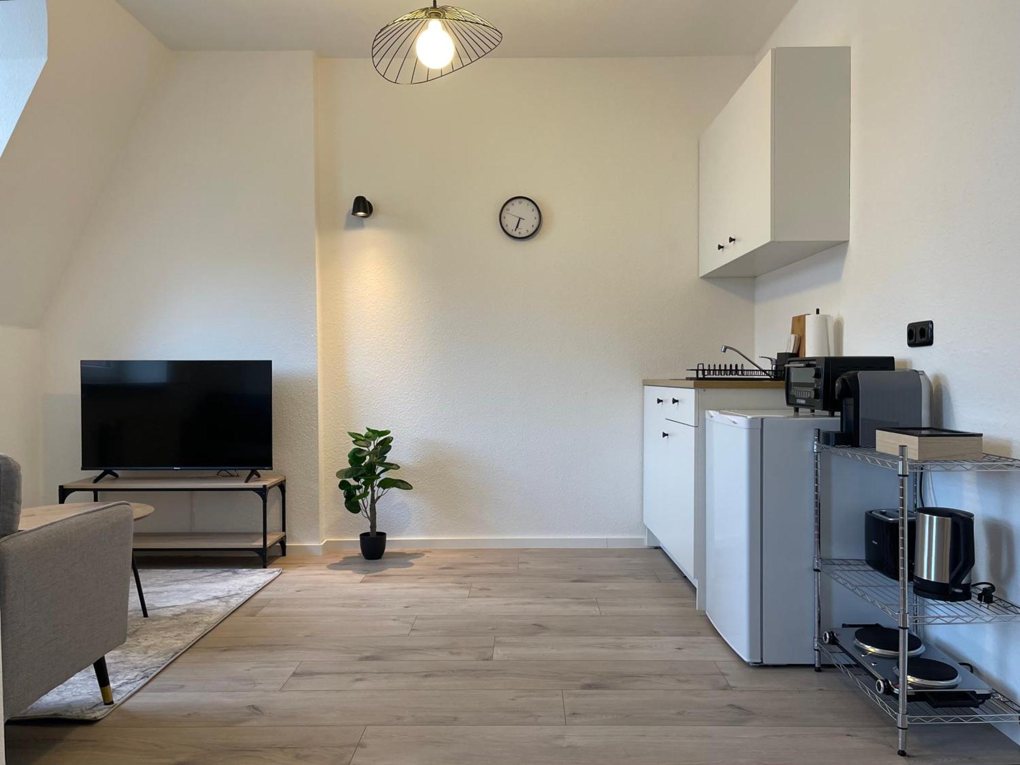 Raha Apartments - Modernes Studio-Apartment - Hbf - Gratis Parkplatz Erfurt Exteriér fotografie