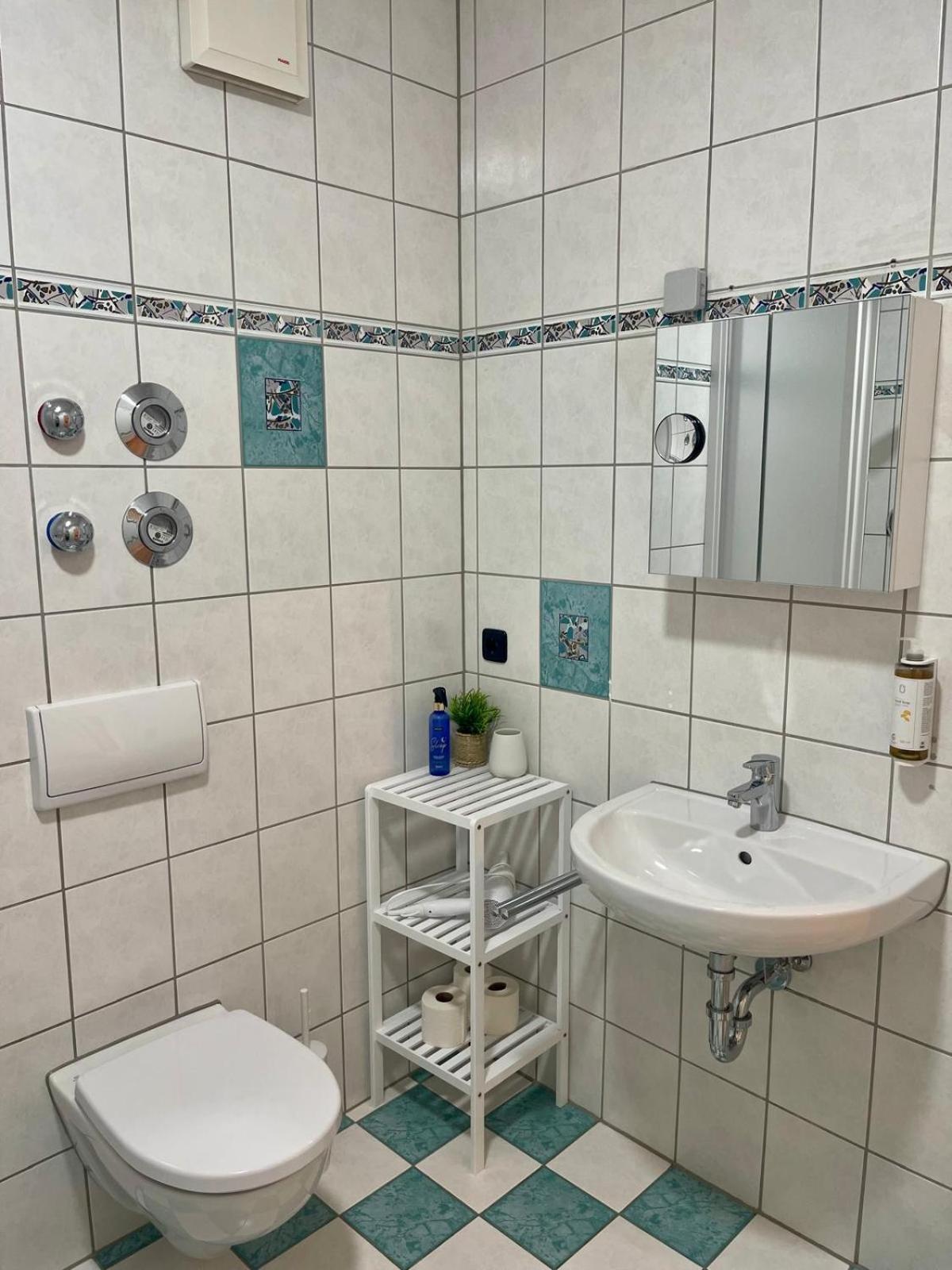 Raha Apartments - Modernes Studio-Apartment - Hbf - Gratis Parkplatz Erfurt Exteriér fotografie