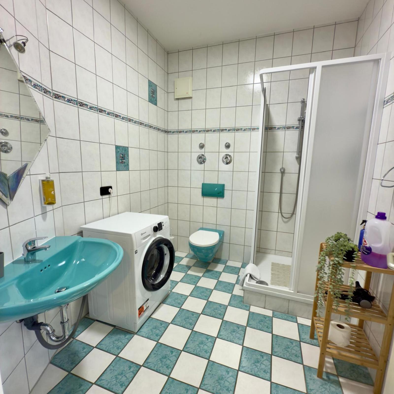 Raha Apartments - Modernes Studio-Apartment - Hbf - Gratis Parkplatz Erfurt Exteriér fotografie